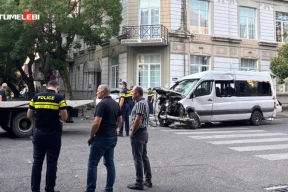 В Батуми микроавтобус с беларусами попал в аварию — два человека погибли